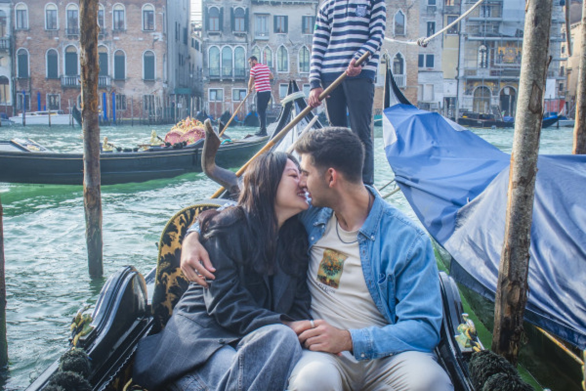 Romantic Gondola Tour and Dinner for Two