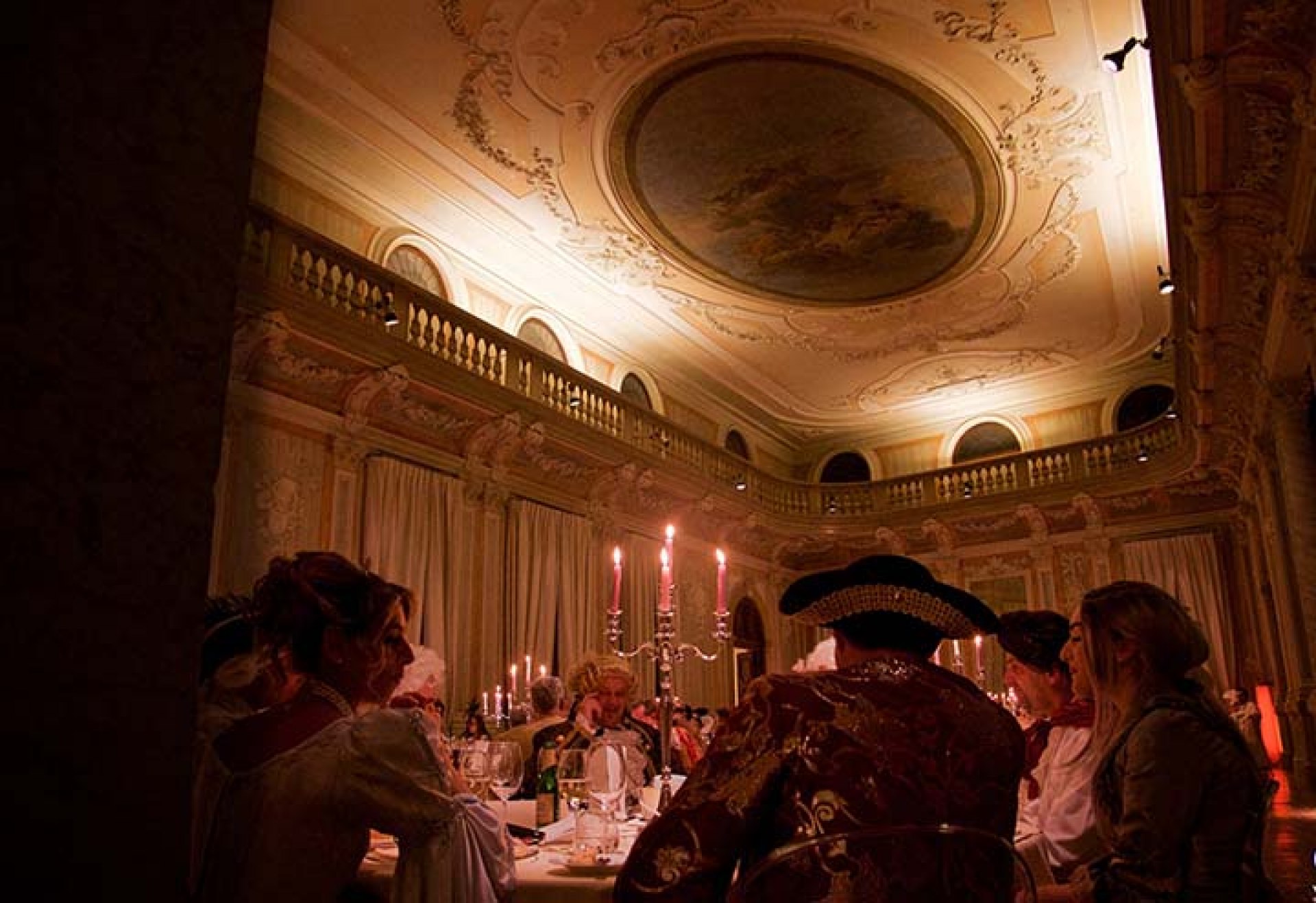 Minuetto 1800s Gala Dinner and Ball  in Venice with music from 1800s