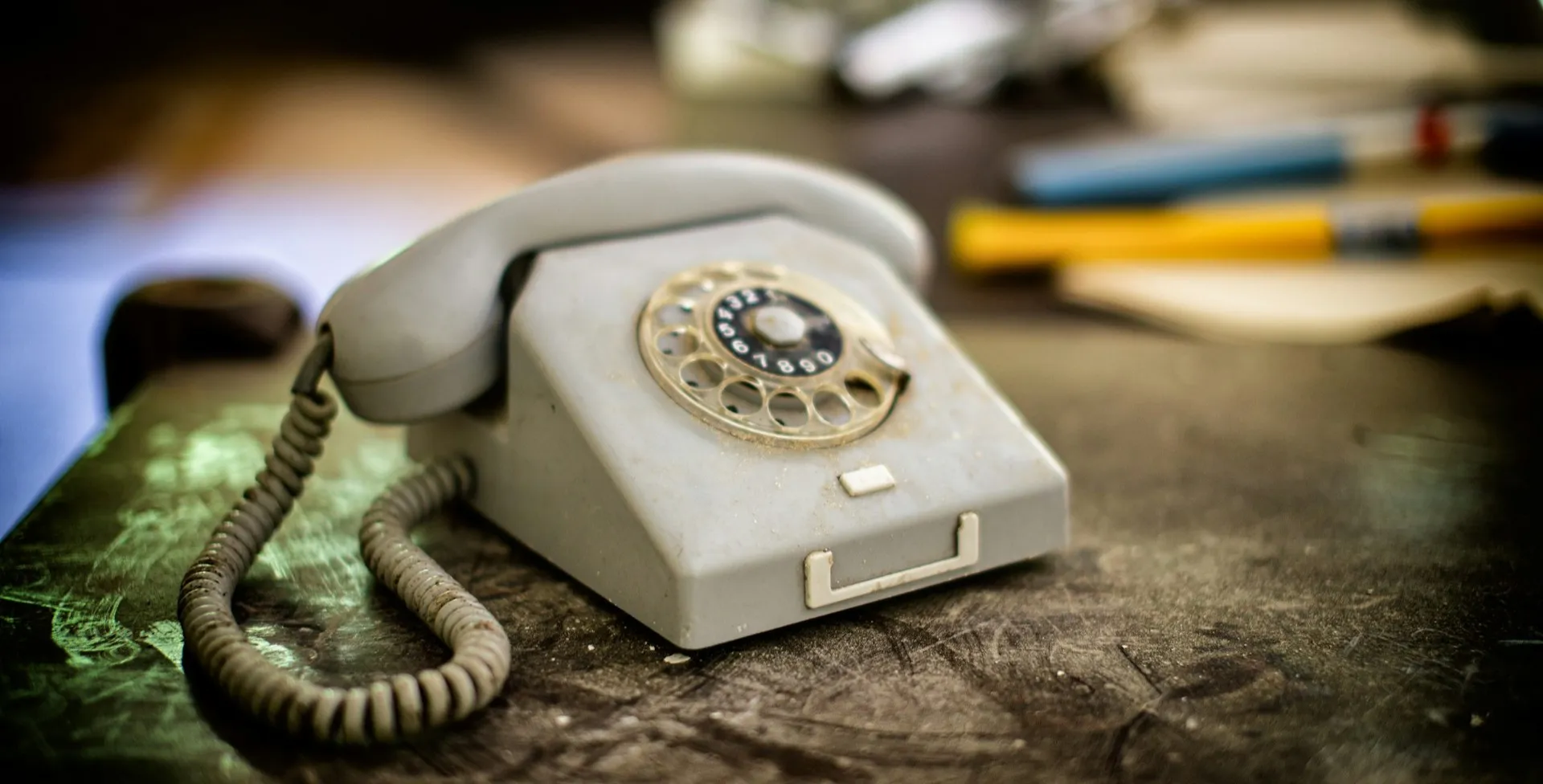The Telephone und Trouble in Tahiti