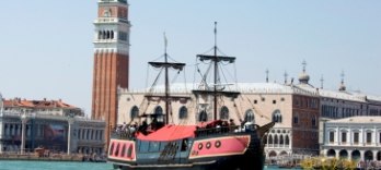ヴェネツィアのガレオン船ディナークルーズ