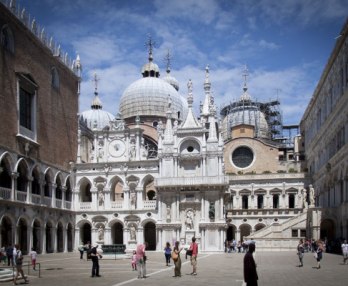 ヴェネツィア：1 時間のドゥカーレ宮殿の優先入場ツアー