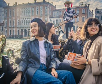 Shared Gondola Ride through the Lagoon City