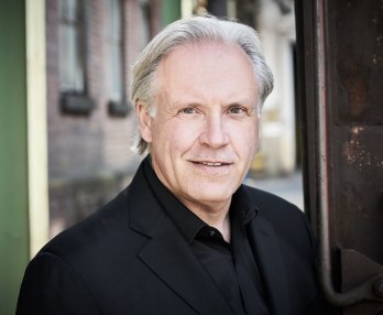 Markus Stenz dirige Mendelssohn y Bruckner