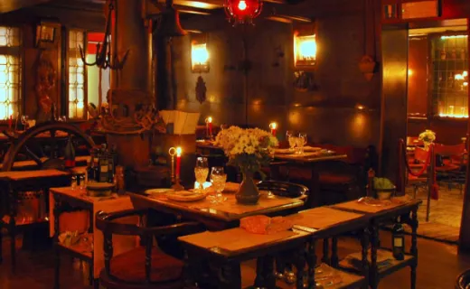 Romantic Gondola Tour and Dinner for Two