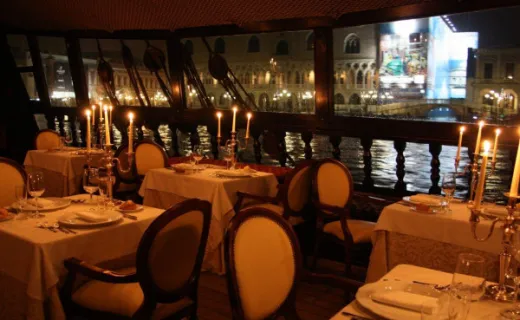 Crociera con cena in galeone a Venezia