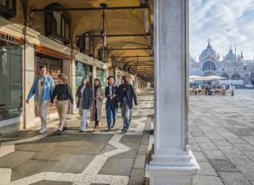 Klassisches Venedig, Dogenpalast, Basilika und Gondel