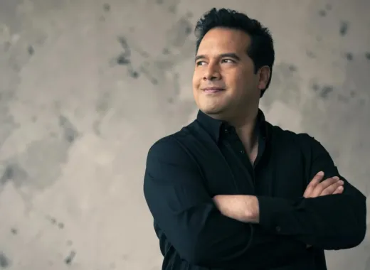 Robert Treviño dirigiert Nielsen und Elgar