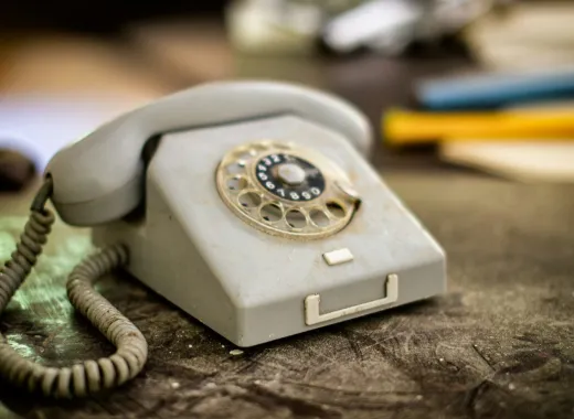 The Telephone e Trouble in Tahiti